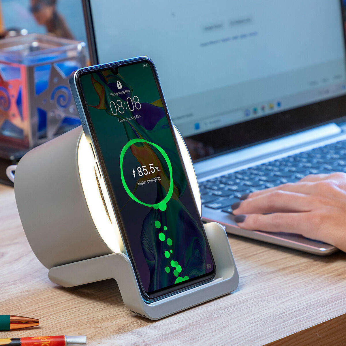 Altavoz Carregador Inalámbrico com LED Souwis InnovaGoods